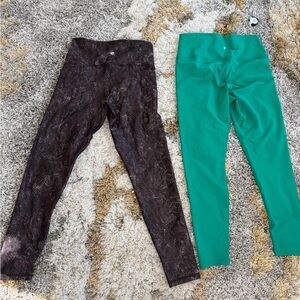 2 NEW pairs of workout leggings size large NWOT jade green old navy & Marika